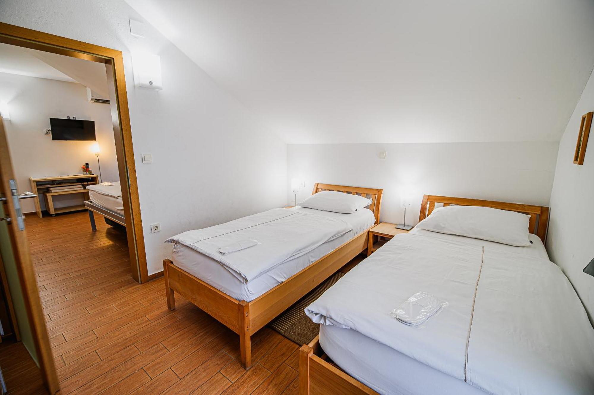 Apartments Maleric With Indoor Pool And Wellness Dragatus Номер фото